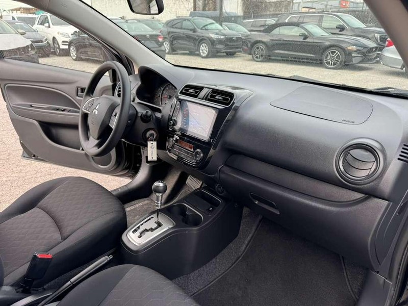 Mitsubishi Mirage Vehicle Full-screen Gallery Image 17