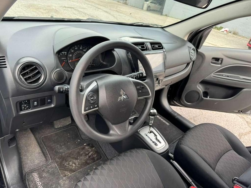 Mitsubishi Mirage Vehicle Full-screen Gallery Image 18