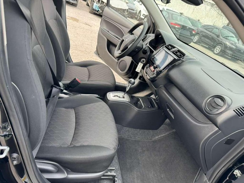 Mitsubishi Mirage Vehicle Full-screen Gallery Image 19