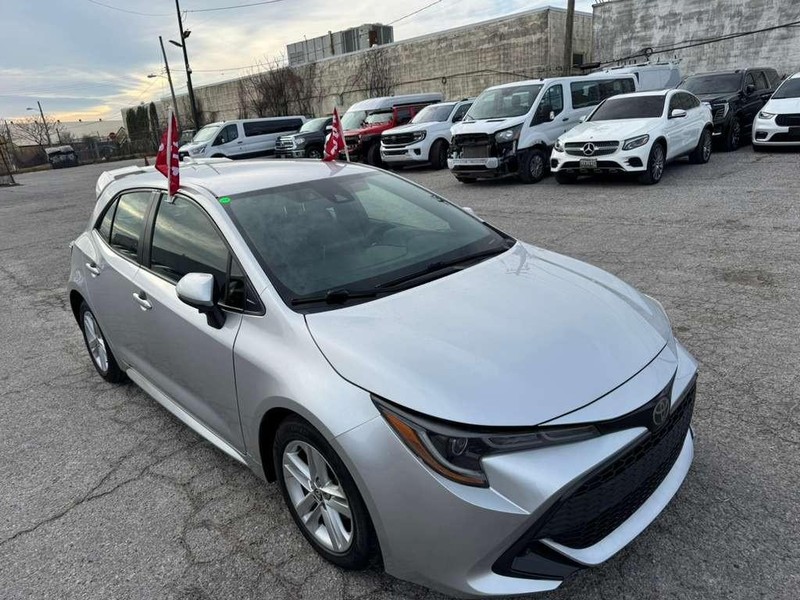 Toyota Corolla Hatchback Vehicle Full-screen Gallery Image 6