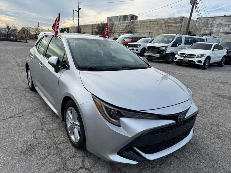 Toyota Corolla Hatchback Vehicle Full-screen Gallery Image 7