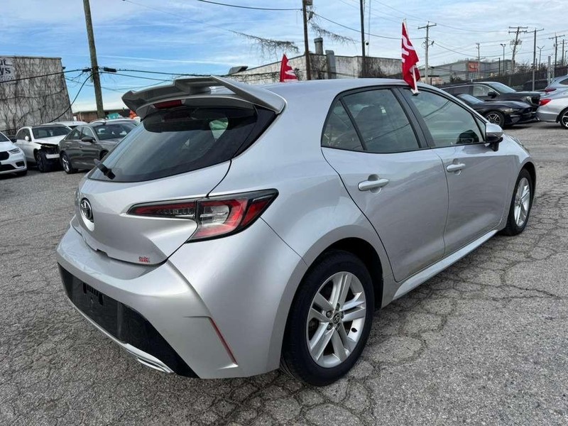 Toyota Corolla Hatchback Vehicle Full-screen Gallery Image 15