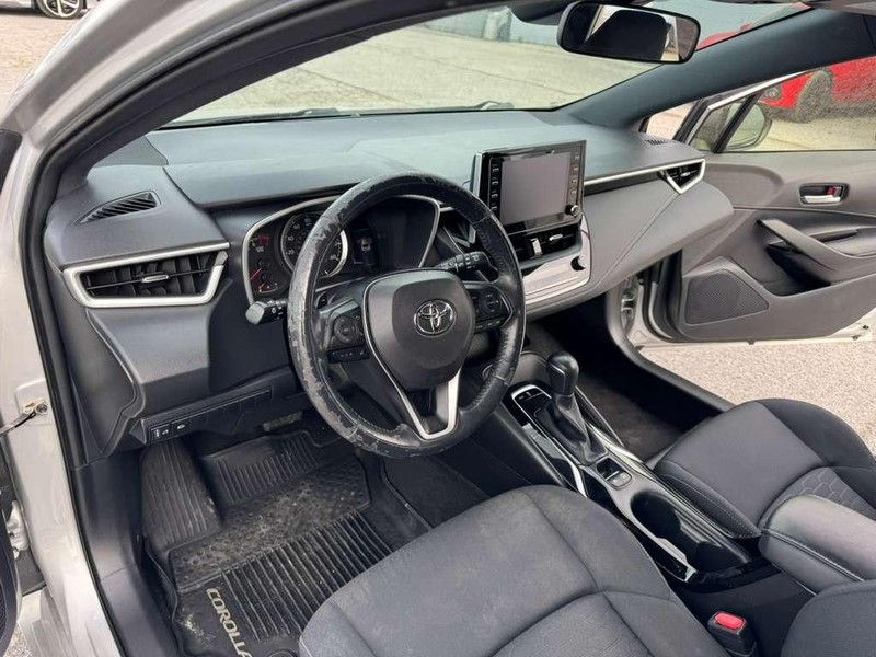 Toyota Corolla Hatchback Vehicle Full-screen Gallery Image 19