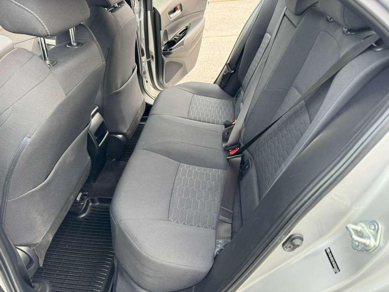 Toyota Corolla Hatchback Vehicle Full-screen Gallery Image 20