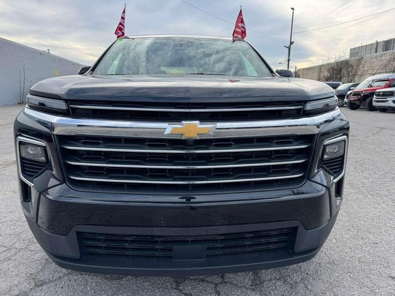 Chevrolet Traverse Vehicle Full-screen Gallery Image 2