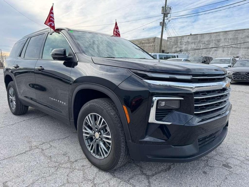 Chevrolet Traverse Vehicle Full-screen Gallery Image 3