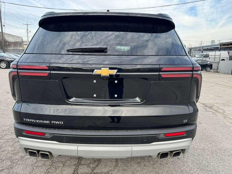 Chevrolet Traverse Vehicle Full-screen Gallery Image 8