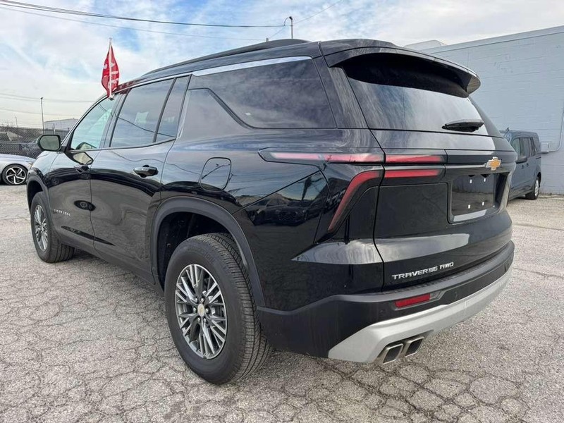 Chevrolet Traverse Vehicle Full-screen Gallery Image 9