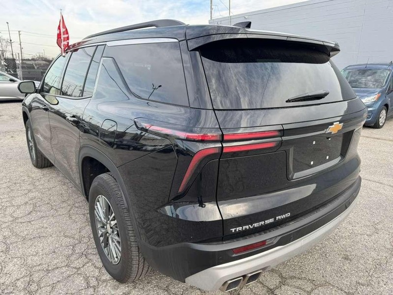 Chevrolet Traverse Vehicle Full-screen Gallery Image 11