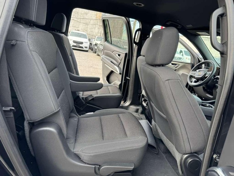 Chevrolet Traverse Vehicle Full-screen Gallery Image 13