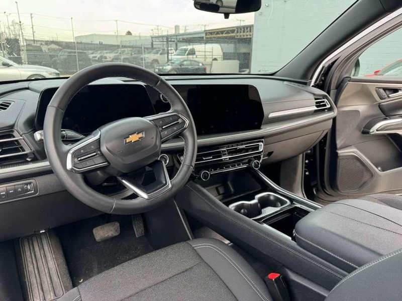 Chevrolet Traverse Vehicle Full-screen Gallery Image 16