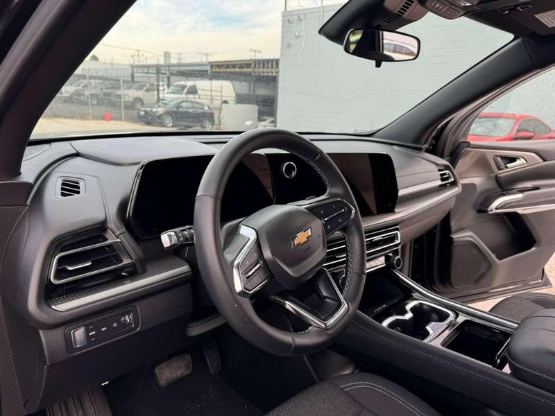 Chevrolet Traverse Vehicle Full-screen Gallery Image 18