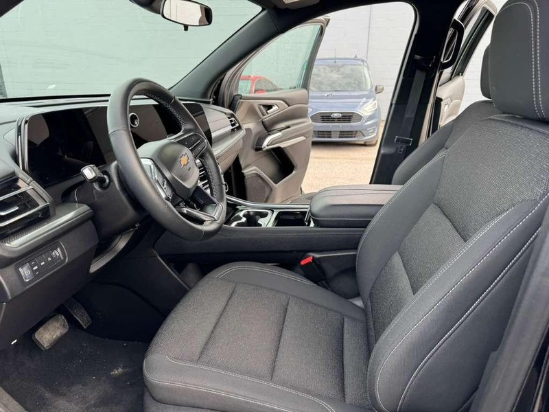 Chevrolet Traverse Vehicle Full-screen Gallery Image 21