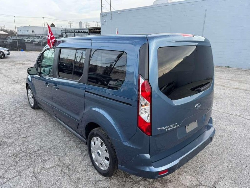 Ford Transit Connect Wagon Vehicle Full-screen Gallery Image 16