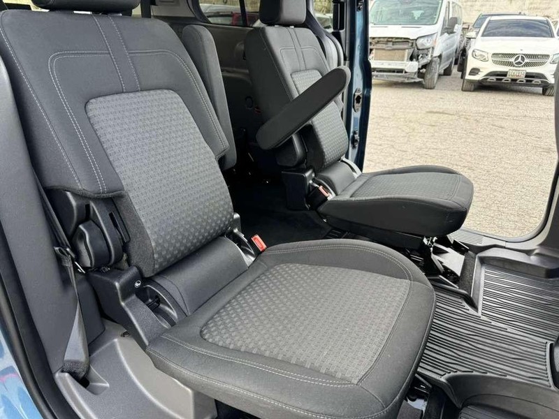 Ford Transit Connect Wagon Vehicle Full-screen Gallery Image 17
