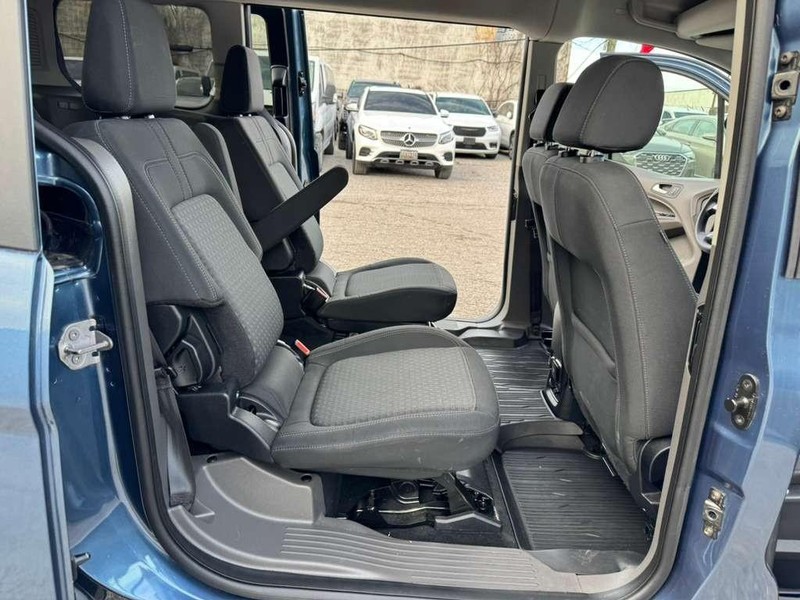 Ford Transit Connect Wagon Vehicle Full-screen Gallery Image 20