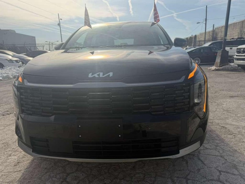 Kia Sportage Hybrid Vehicle Full-screen Gallery Image 3