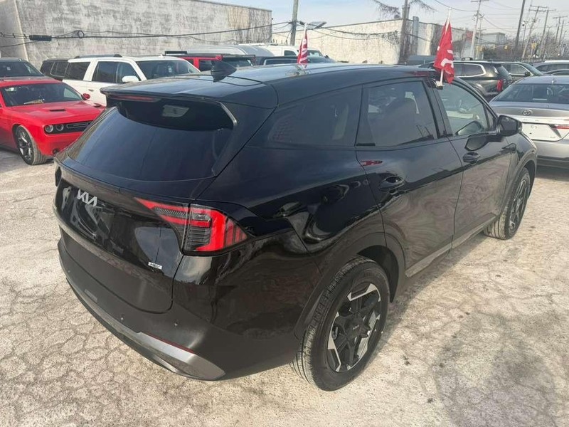 Kia Sportage Hybrid Vehicle Full-screen Gallery Image 8