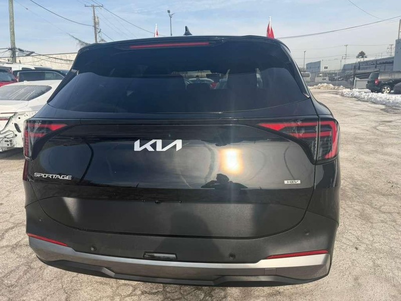 Kia Sportage Hybrid Vehicle Full-screen Gallery Image 10