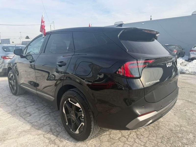 Kia Sportage Hybrid Vehicle Full-screen Gallery Image 14