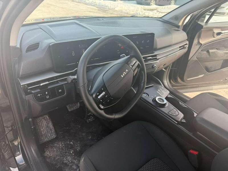 Kia Sportage Hybrid Vehicle Full-screen Gallery Image 21