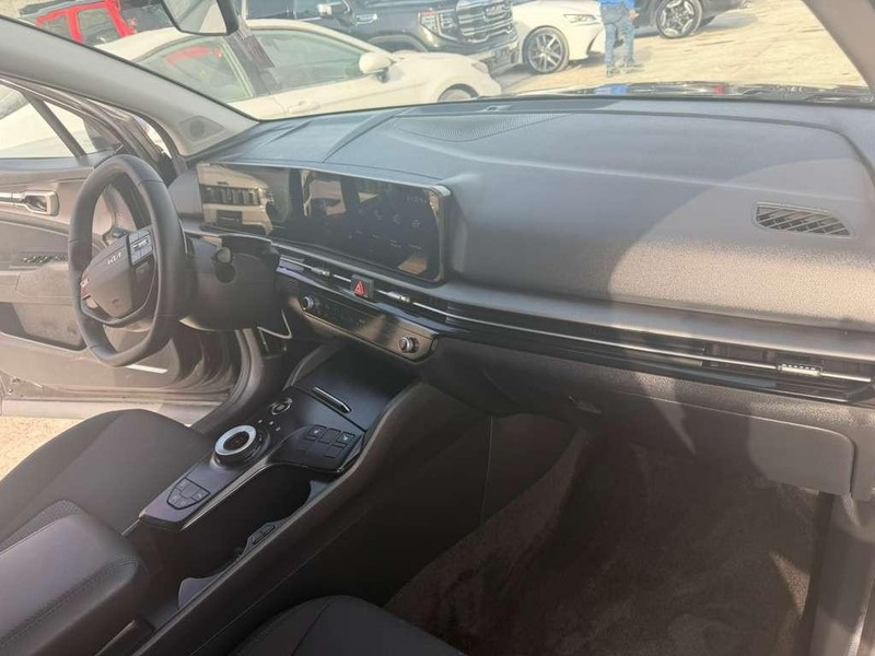 Kia Sportage Hybrid Vehicle Full-screen Gallery Image 25