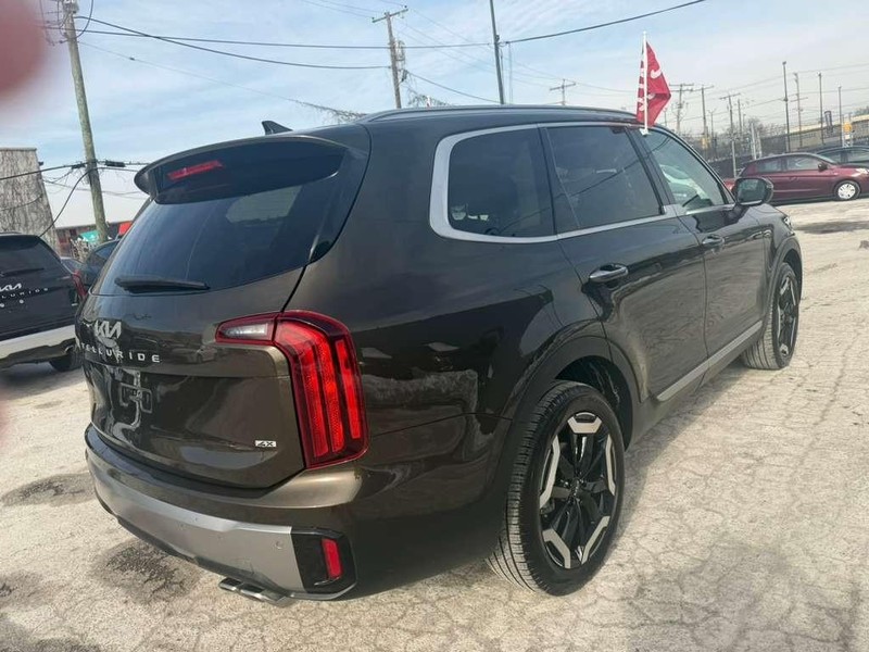 Kia Telluride Vehicle Full-screen Gallery Image 11