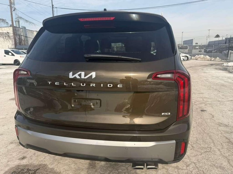 Kia Telluride Vehicle Full-screen Gallery Image 12