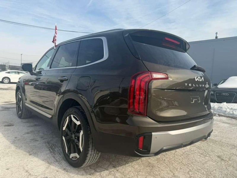 Kia Telluride Vehicle Full-screen Gallery Image 15
