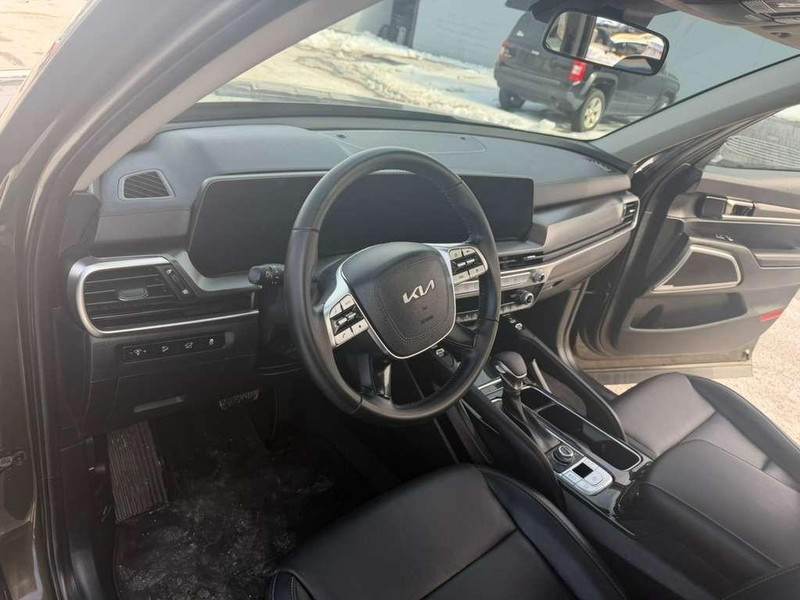 Kia Telluride Vehicle Full-screen Gallery Image 21