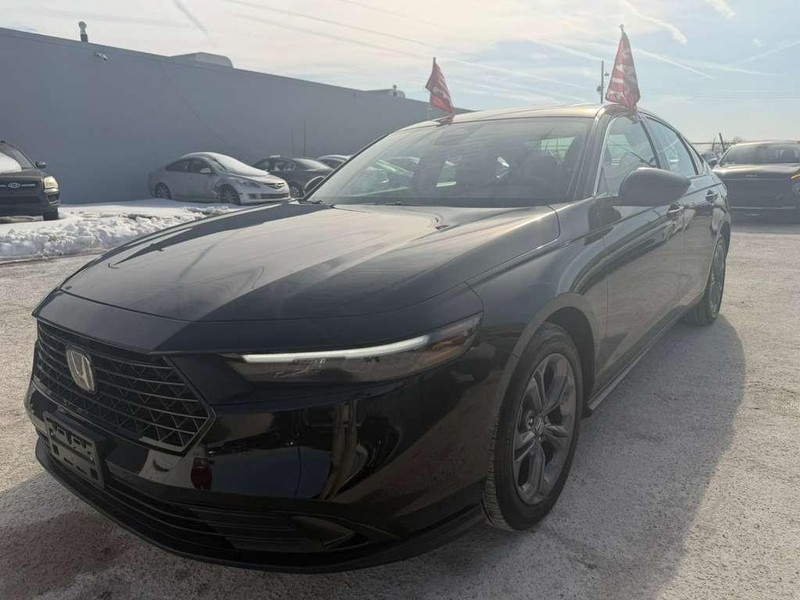 Honda Accord Sedan Vehicle Full-screen Gallery Image 2