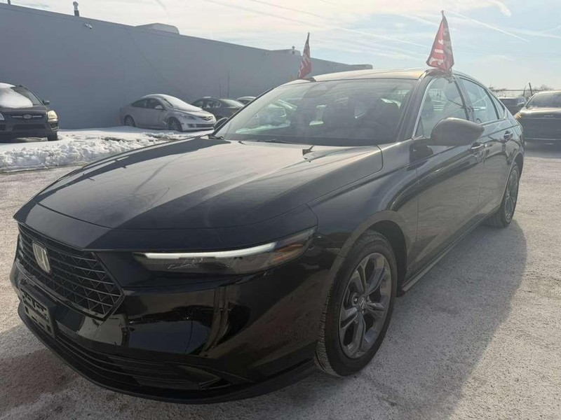 Honda Accord Sedan Vehicle Full-screen Gallery Image 6