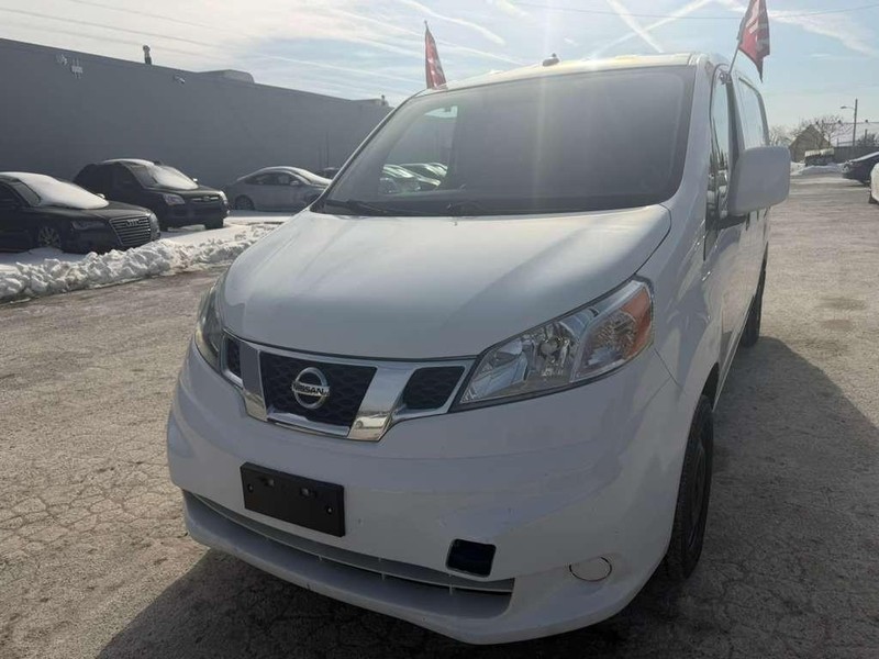 Nissan NV200 Compact Cargo Vehicle Full-screen Gallery Image 3