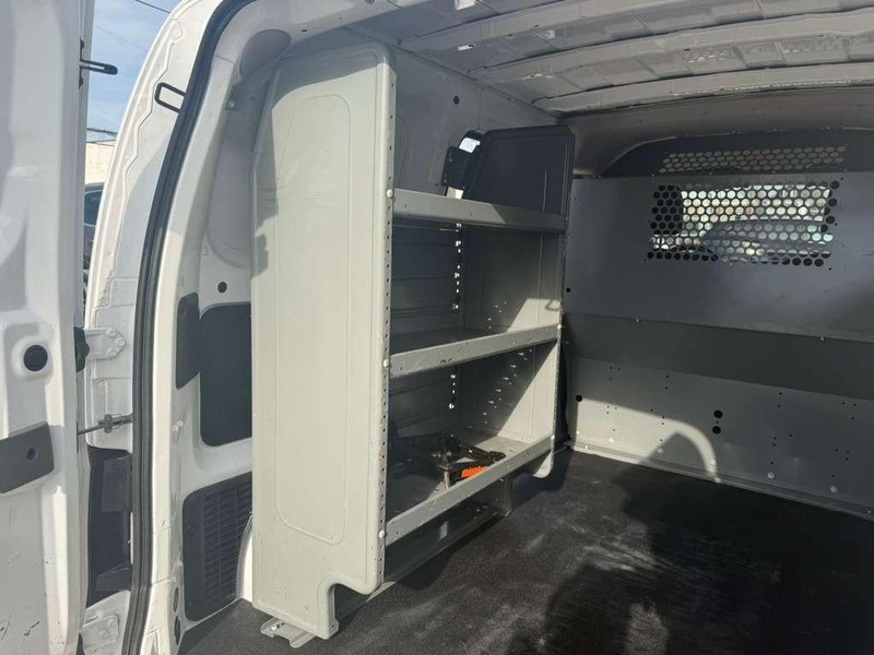 Nissan NV200 Compact Cargo Vehicle Full-screen Gallery Image 14