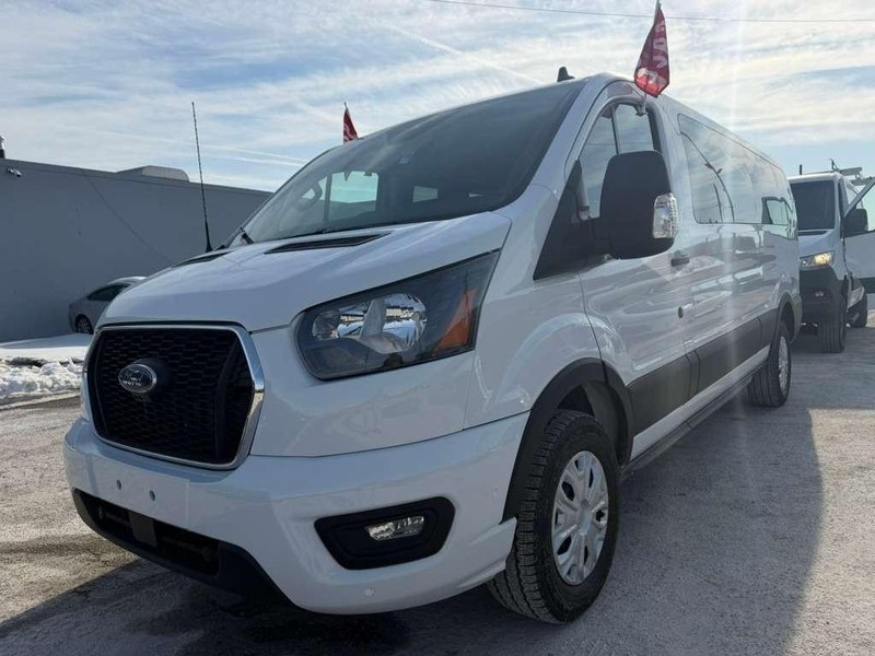 Ford Transit Passenger Wagon Vehicle Full-screen Gallery Image 2