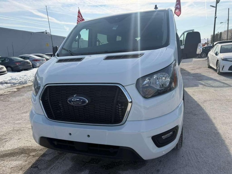 Ford Transit Passenger Wagon Vehicle Full-screen Gallery Image 3