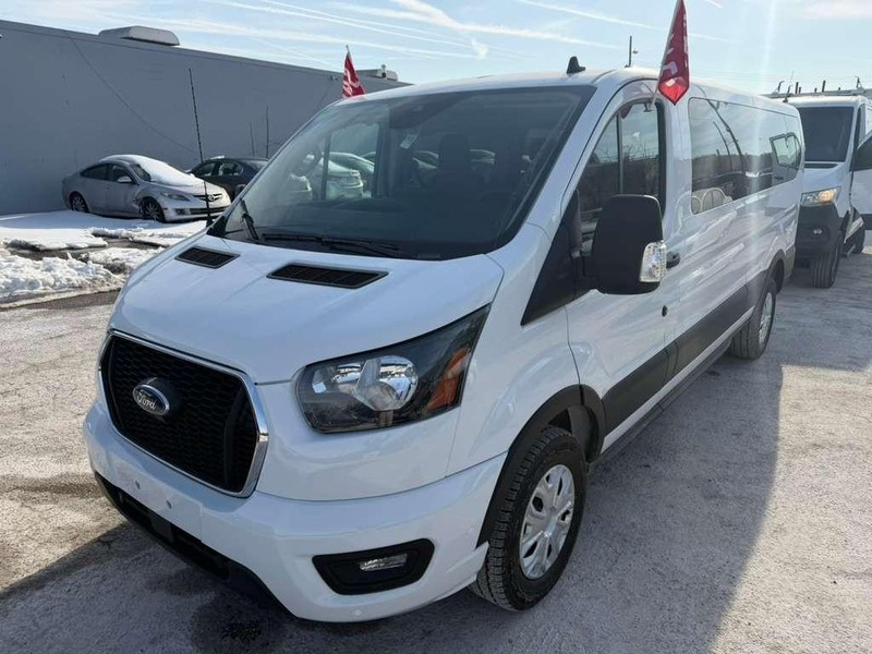 Ford Transit Passenger Wagon Vehicle Full-screen Gallery Image 5