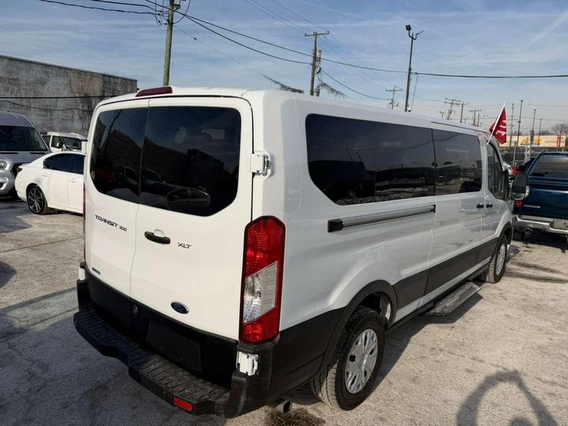 Ford Transit Passenger Wagon Vehicle Full-screen Gallery Image 7