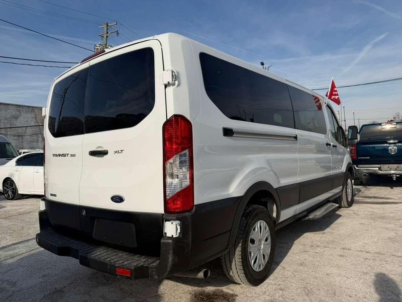 Ford Transit Passenger Wagon Vehicle Full-screen Gallery Image 8