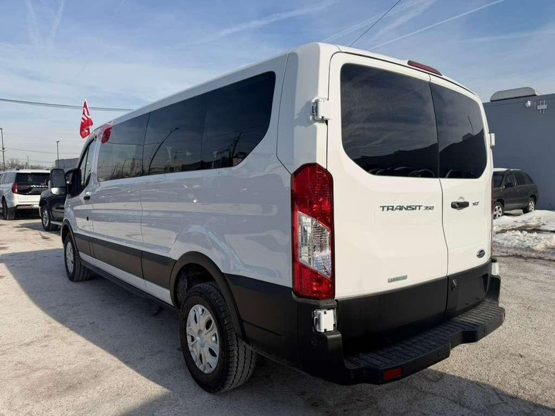 Ford Transit Passenger Wagon Vehicle Full-screen Gallery Image 12