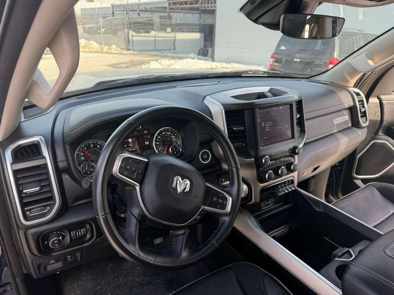 Ram 1500 Vehicle Full-screen Gallery Image 15