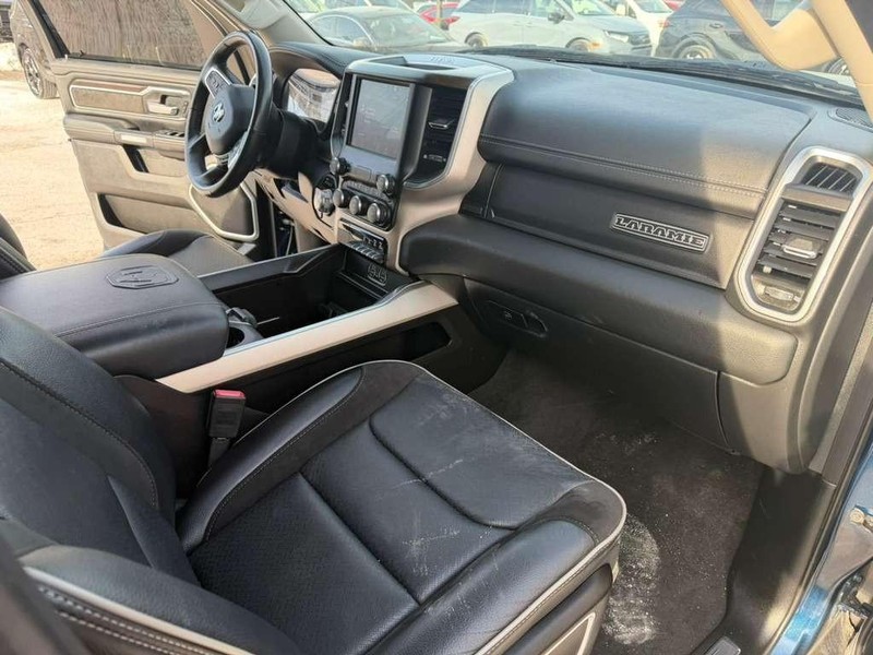 Ram 1500 Vehicle Full-screen Gallery Image 18