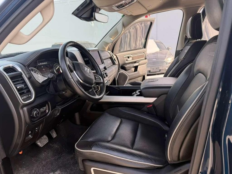 Ram 1500 Vehicle Full-screen Gallery Image 21