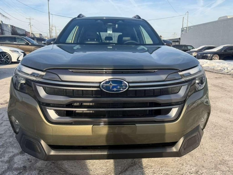 Subaru Forester Vehicle Full-screen Gallery Image 3