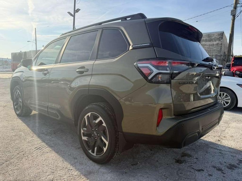 Subaru Forester Vehicle Full-screen Gallery Image 9