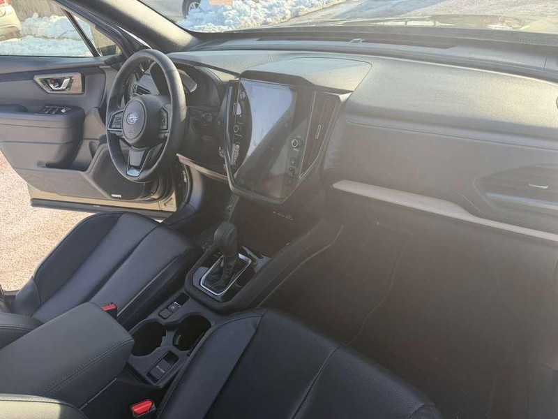 Subaru Forester Vehicle Full-screen Gallery Image 17