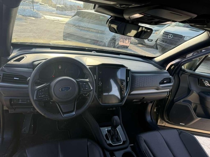 Subaru Forester Vehicle Full-screen Gallery Image 21