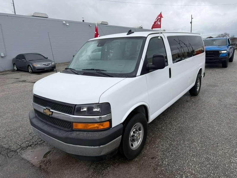 2025 Chevrolet Express 3500 LT Extended RWD