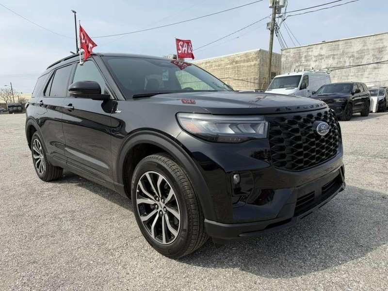 Ford Explorer Vehicle Full-screen Gallery Image 7