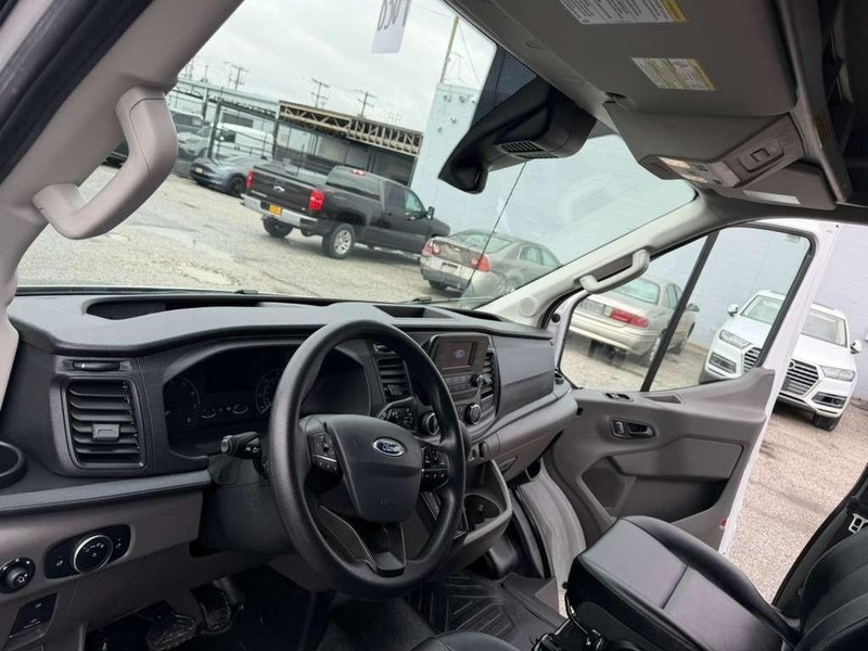 Ford Transit Cargo Van Vehicle Full-screen Gallery Image 17